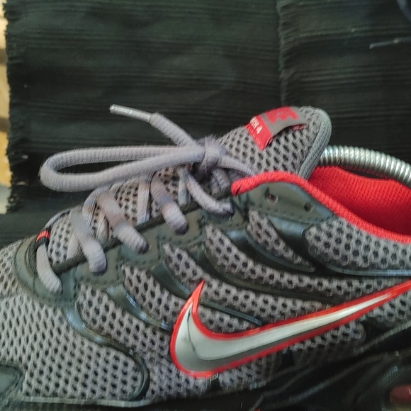 Nike Air Max Gray and Red Sneakers - Picture 7 of 16